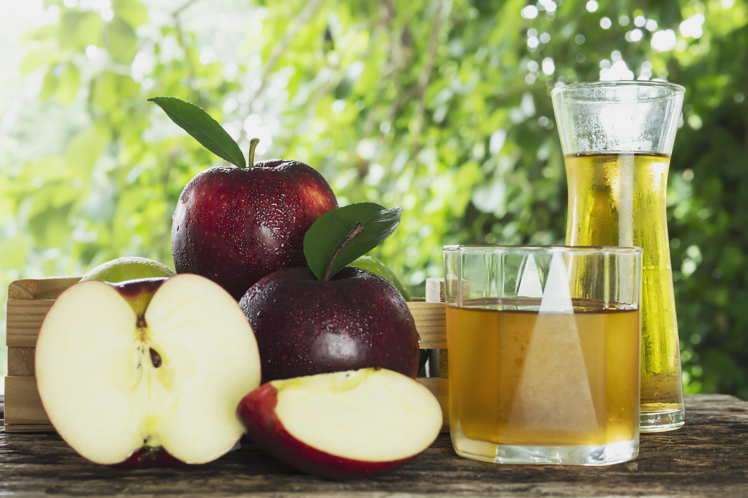 The Pucker Power: ACV Benefits Revolutionize Beauty & Diet.
